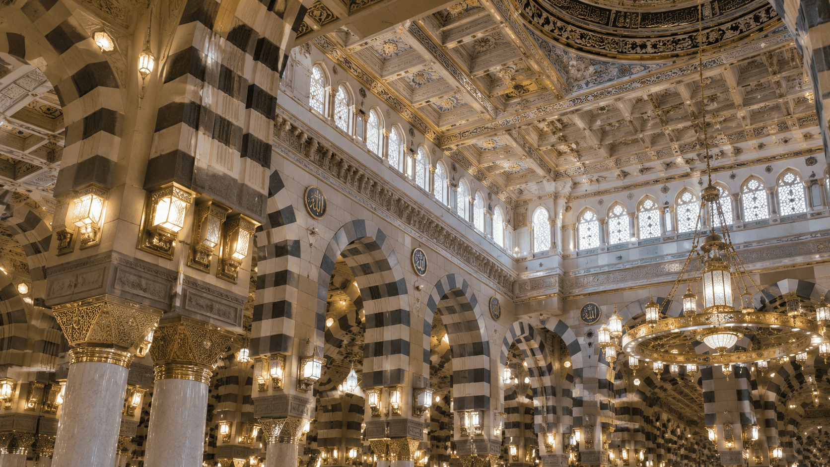Arsitektur Interior Masjid Baitussunnah